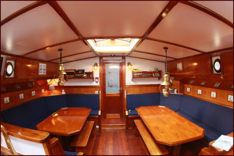 BootBootBoot tjalk Linquenda Salon.max 1920x1080 1 768x514